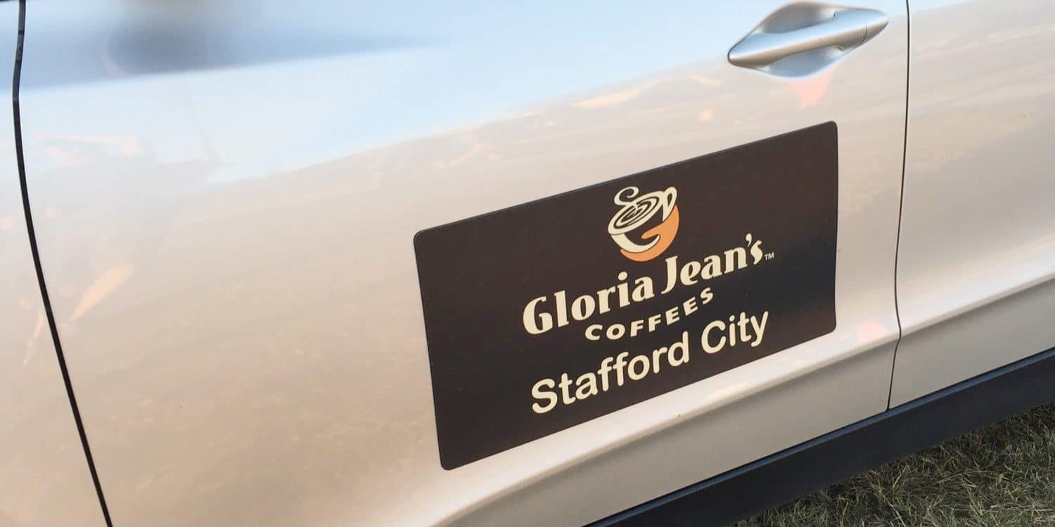 signarama-usa-gloria-jeans-magnet-banner-679d008f8d48e