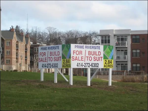 Prime Riversite's real estate signs