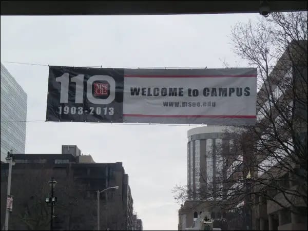 Custom Banners37