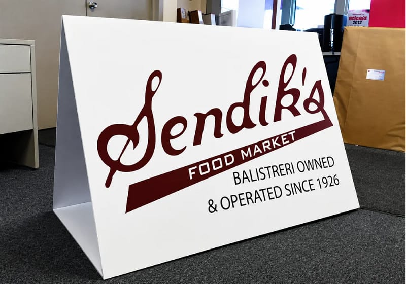 Why Oconomowoc Businesses Choose Milwaukee Signs