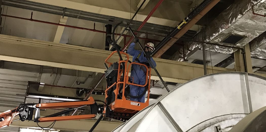 image-9 electric mast boom lift