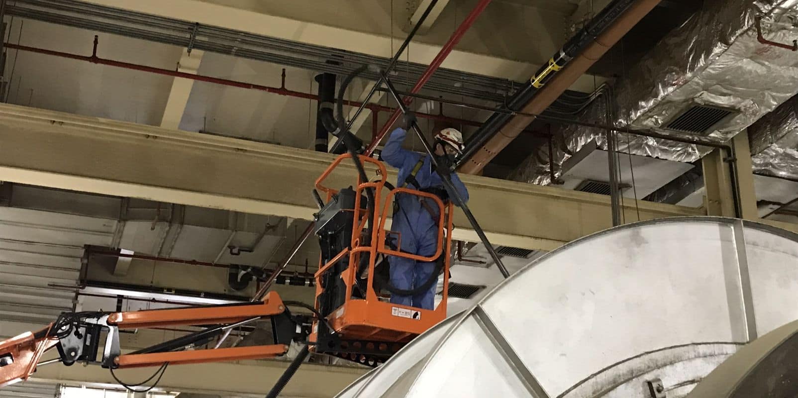Great Lakes Power VAC Lift (electric mast boom lift)